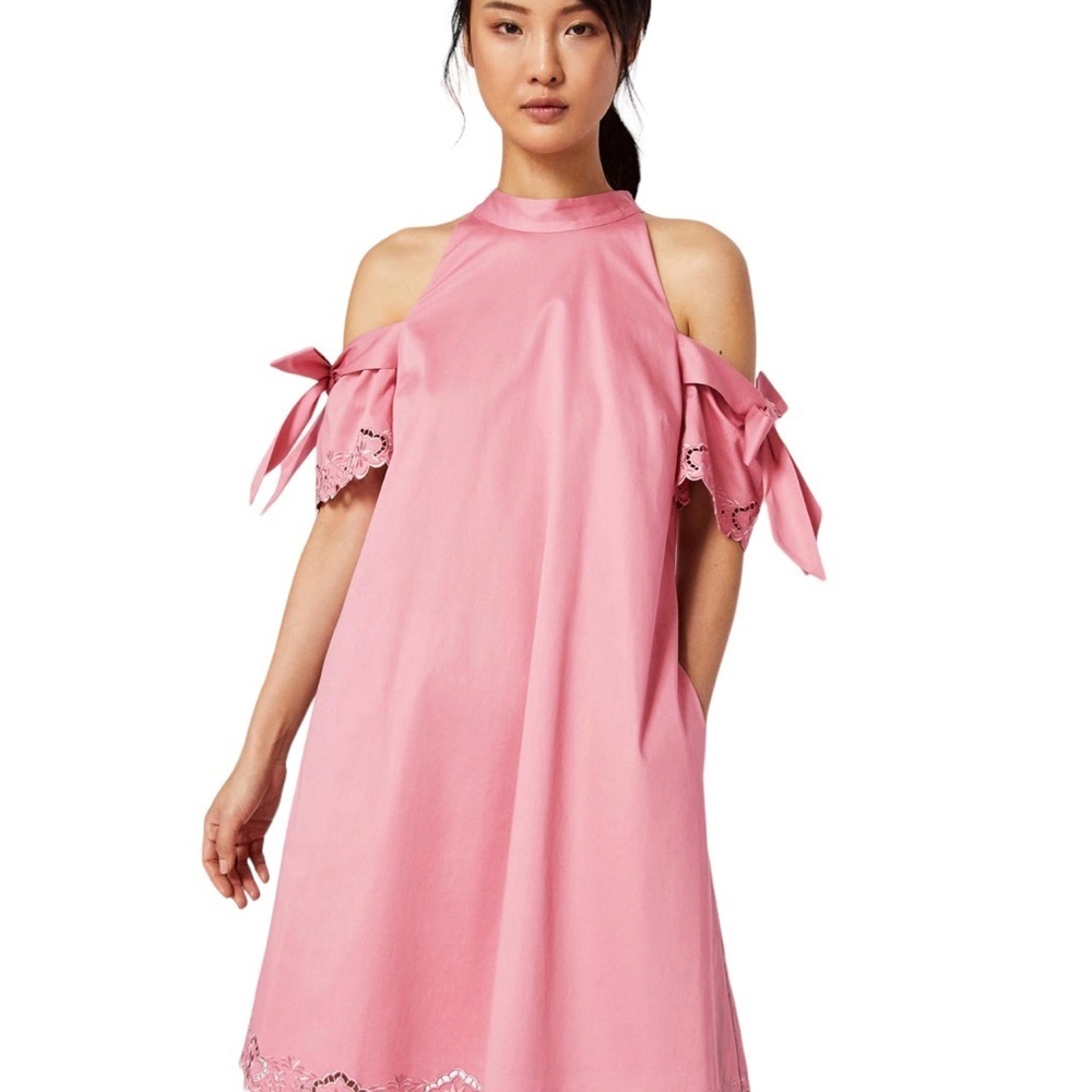 Ted Baker
Ted Baker Pink Crew mini dress size O in excellent condition
S